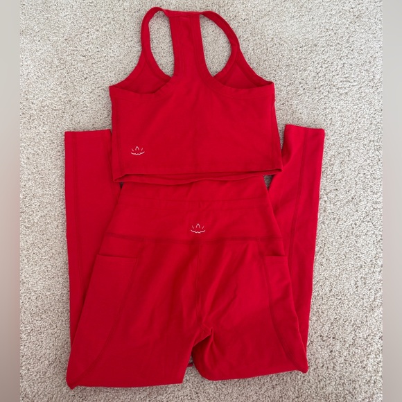 Beyond Yoga Spacedye Tank + Pocket Leggings, Candy Apple Red Matching Set,size S - Picture 10 of 11